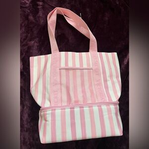 Victoria’s Secret Signature Print Cooler Bag